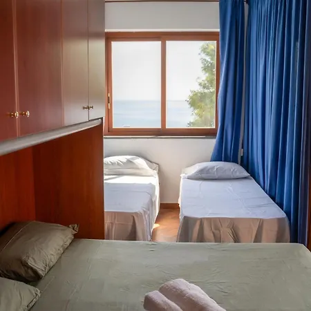 Taormina Front - * Mazzeo